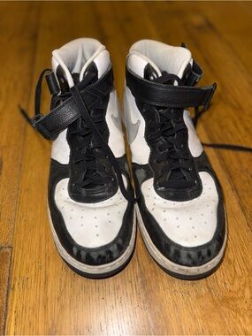 Nike High-Top Sneakers in Black and White sneakers high tops 12 men’s